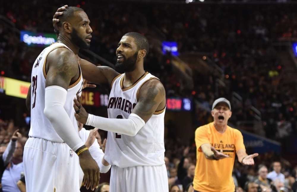  独行侠交易获欧文组建新三巨头  